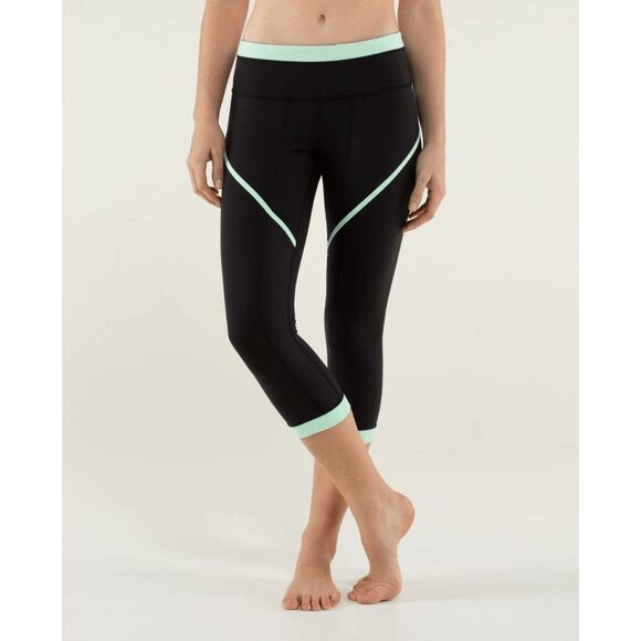 256- EUC Size 5 Lululemon Roll Out Crop - Picture 2 of 3